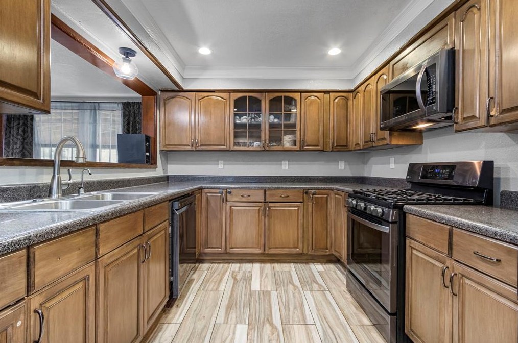 6614 Scribner Rd, Houston TX  77074-6422 exterior