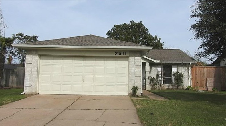 7511 Sorbete Dr, Houston, TX 77083-3644