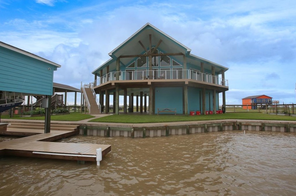 767 Private Rd 675, Bay City, TX 77414