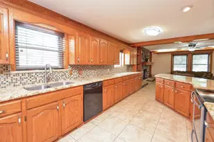 419 Western Acres Dr, El Campo, TX 77437 - Photo 16