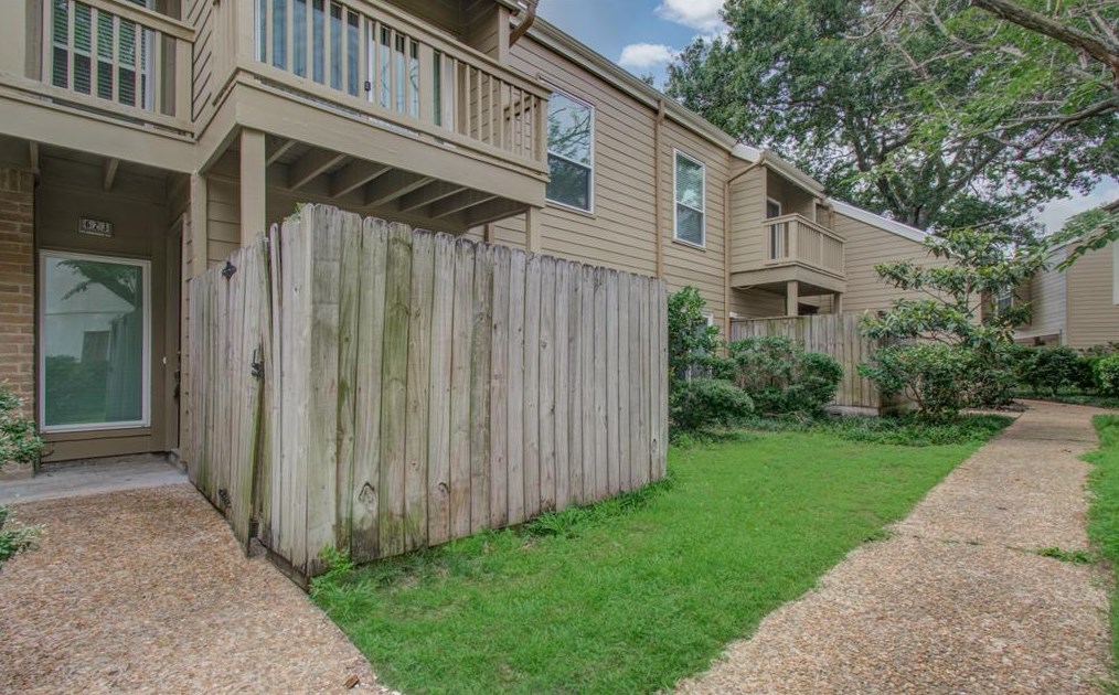 2100 Tanglewilde St #623, Houston, TX 77063
