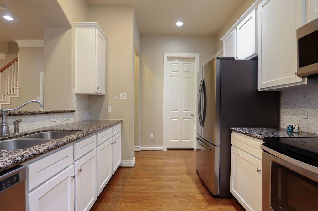 9120 Lk At 610 Dr, Houston TX  77054-2403 exterior