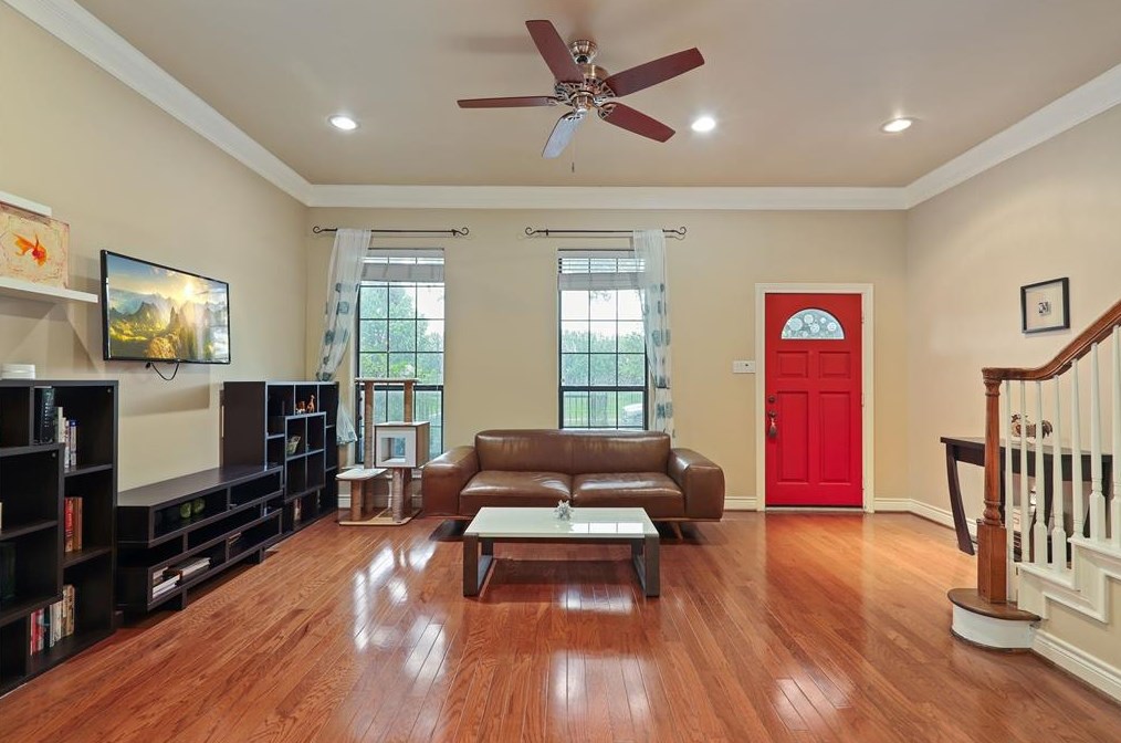 9120 Lakes At 610 Dr, Houston, TX 77054-2403