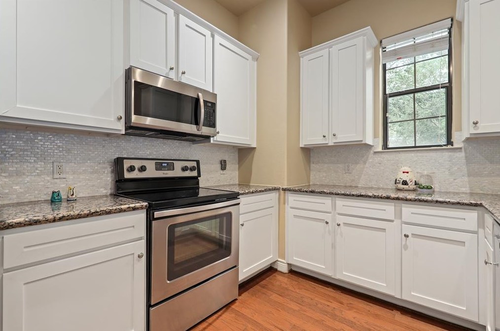 9120 Lk At 610 Dr, Houston TX  77054-2403 exterior