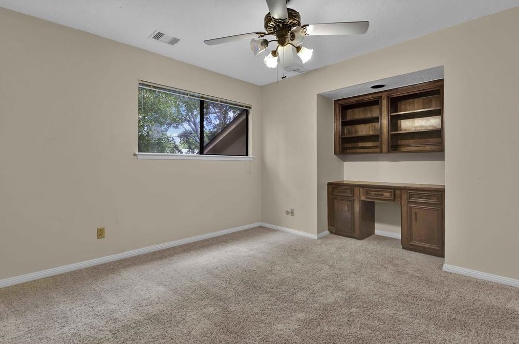8009 Oakwood Frst Dr, Houston TX  77040-4431 exterior