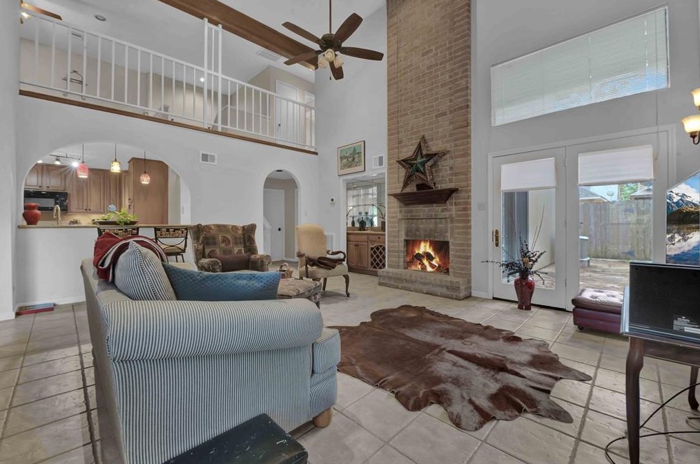 8009 Oakwood Forest Dr, Houston TX  77040-4431 exterior