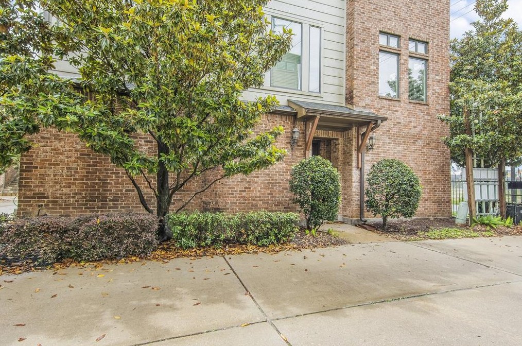 1612 White St, Houston, TX 77007-3956