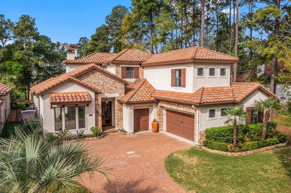 29 Shadow Creek Villas Loop, Spring TX  77389-4383 exterior