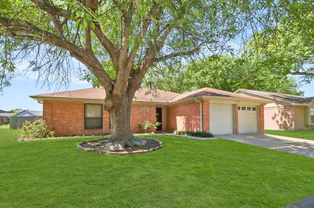 11703 Spruce Mountain Dr, Houston, TX 77067