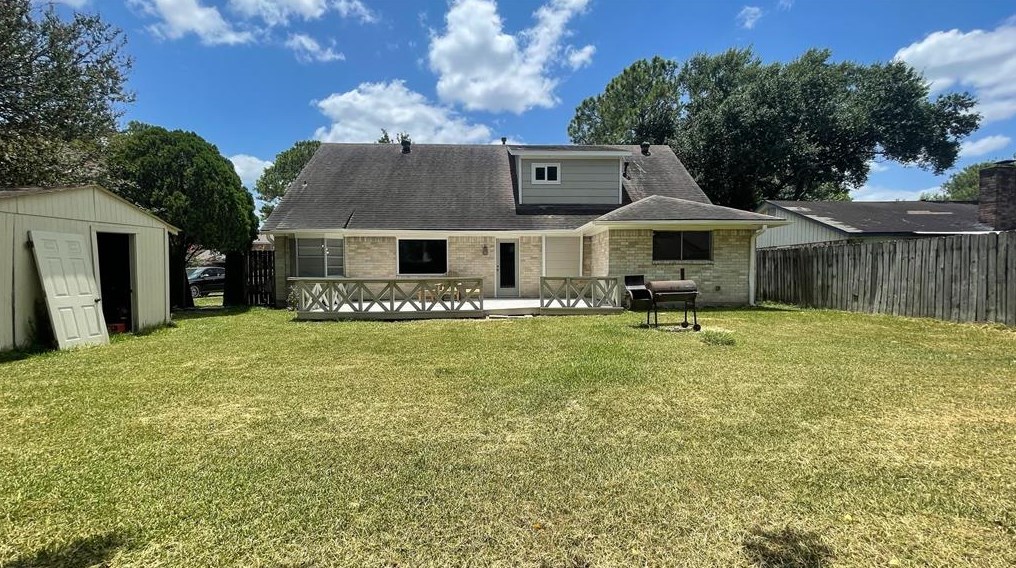 10815 Sagetrail Dr, Houston TX 77089-1115 exterior