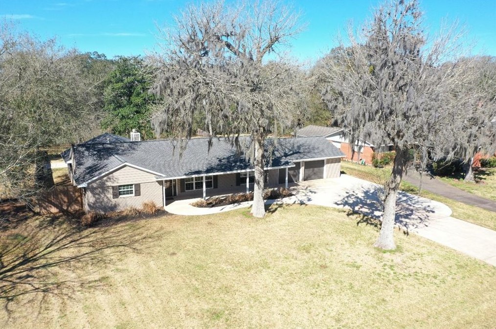 236 Forest Dr, Richwood, TX 77566-4649