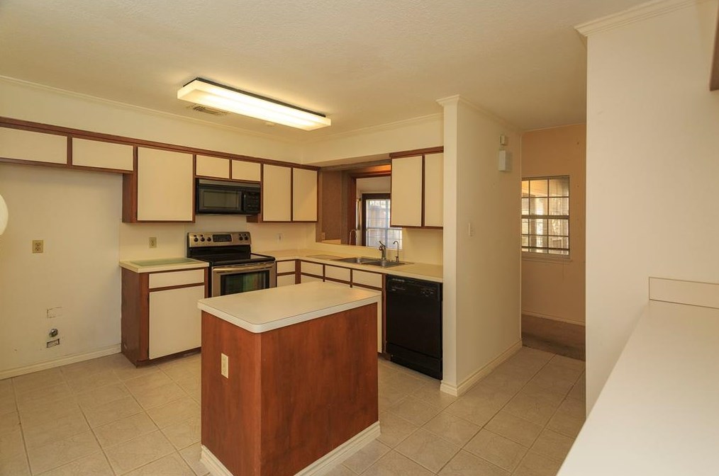 2915 Lakeview Dr, Missouri City, TX 77459-4225