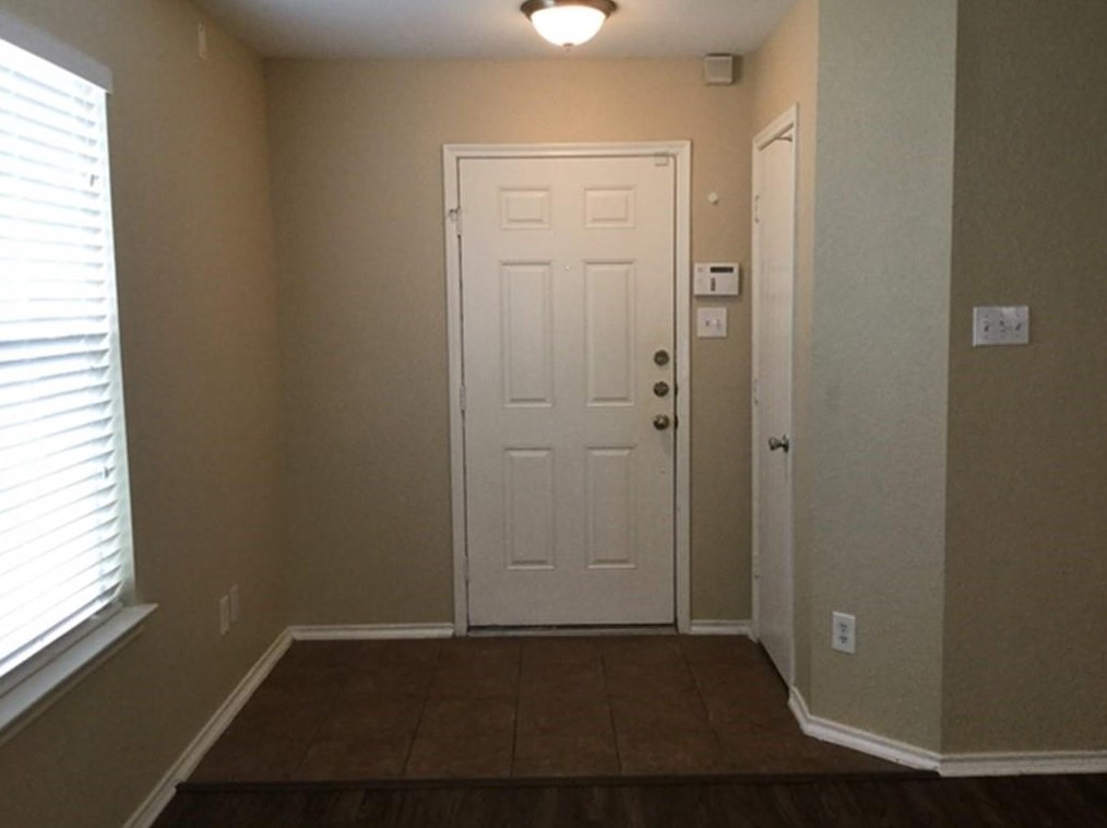 9531 Narnia Springs Ct, Houston, TX 77075