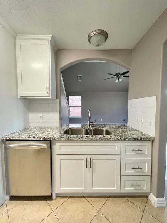 10510 Linsley Ln, Houston, TX 77034-3888