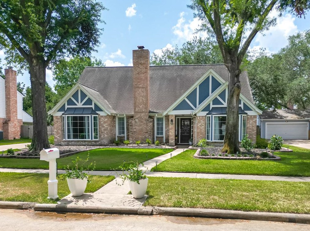 18015 Oakhampton Dr, Houston, TX 77084-3233