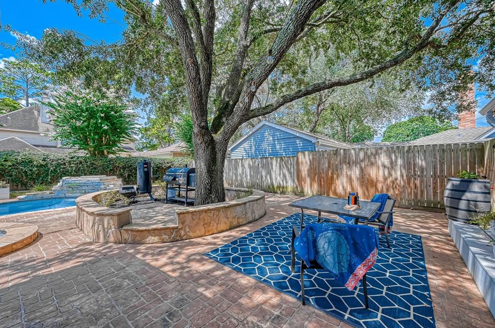 18015 Oakhampton Dr, Houston TX  77084-3261 exterior