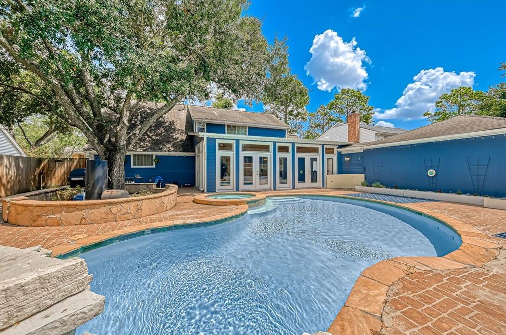 18015 Oakhampton Dr, Houston TX  77084-3261 exterior