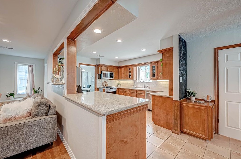 18015 Oakhampton Dr, Houston TX  77084-3261 exterior