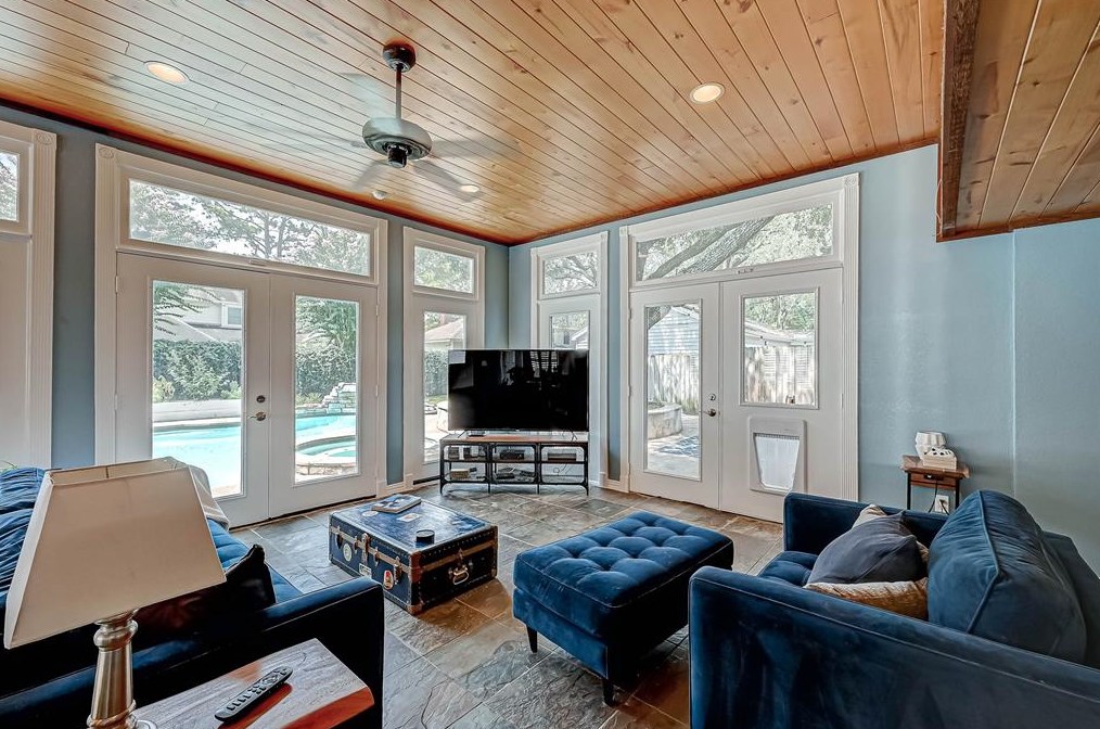 18015 Oakhampton Dr, Houston TX  77084-3261 exterior