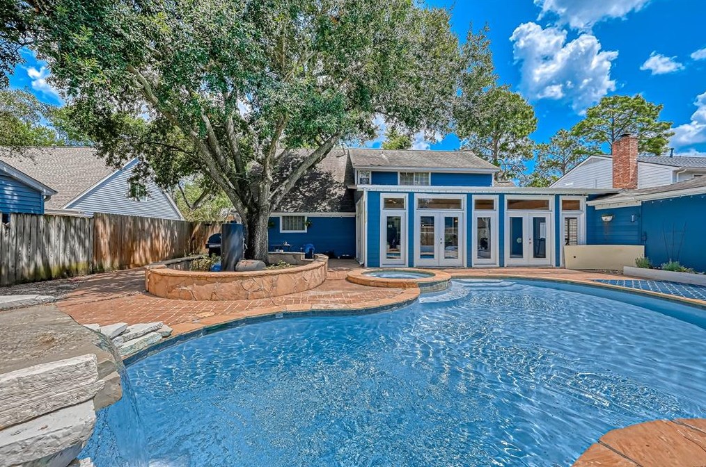 18015 Oakhampton Dr, Houston TX  77084-3261 exterior