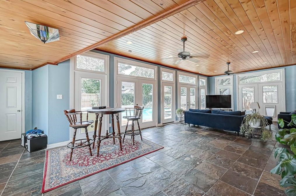 18015 Oakhampton Dr, Houston TX  77084-3261 exterior