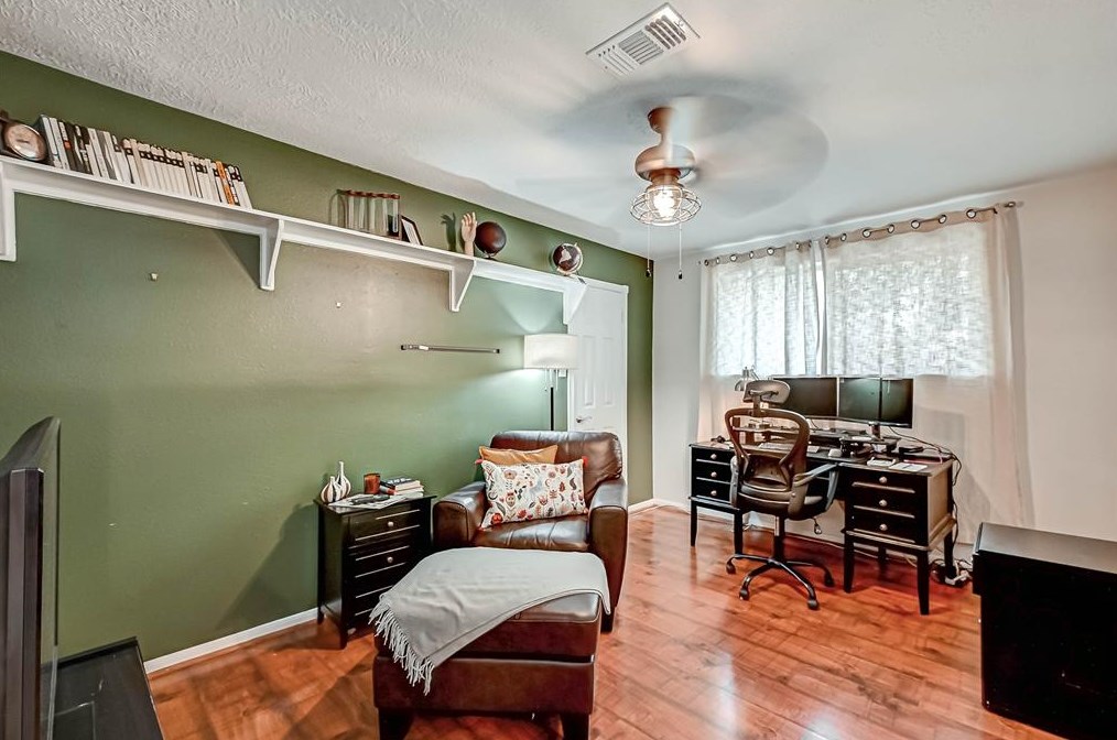 18015 Oakhampton Dr, Houston TX  77084-3261 exterior