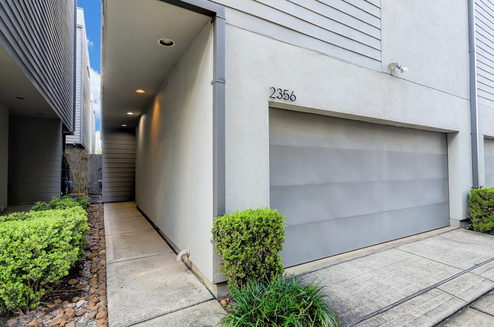 2356 Commerce, Houston, TX 77003