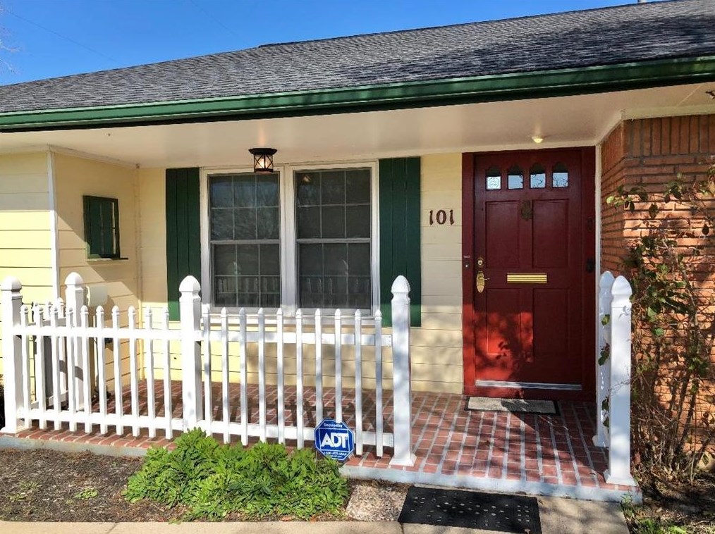 101 Oleander St, Richwood, TX 77566-5619