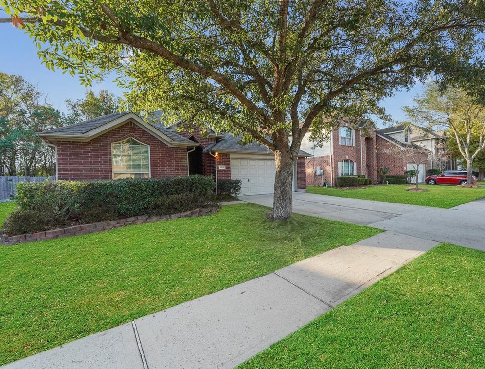 18615 Woodglen Shadows Dr, Humble, TX 77346