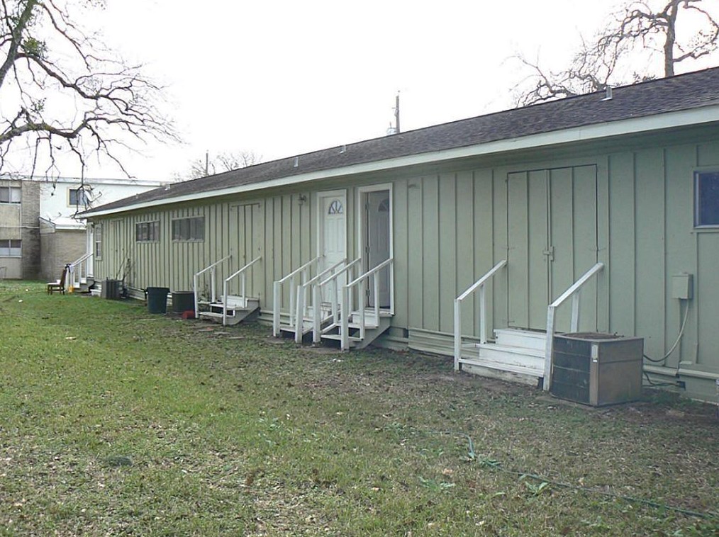 2217 Leaman Ave, Richmond TX  77471-5959 exterior
