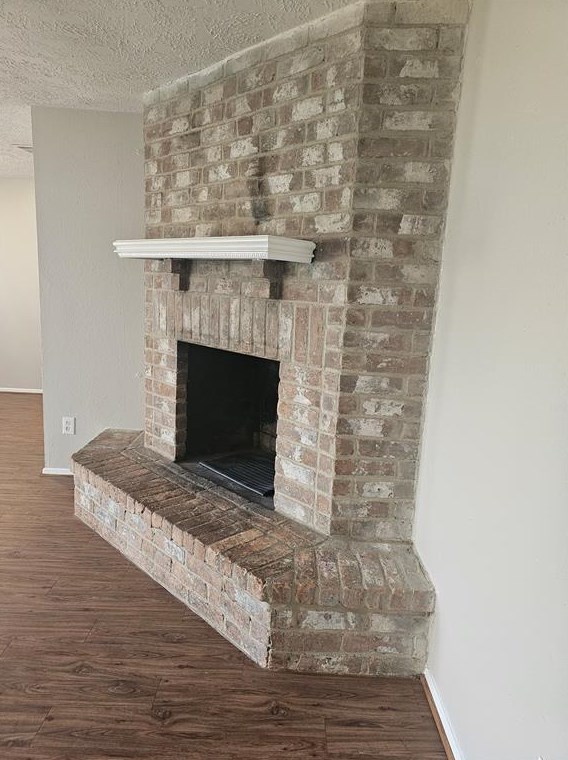 2714 Lower Valley Dr, Houston TX  77067-1906 exterior