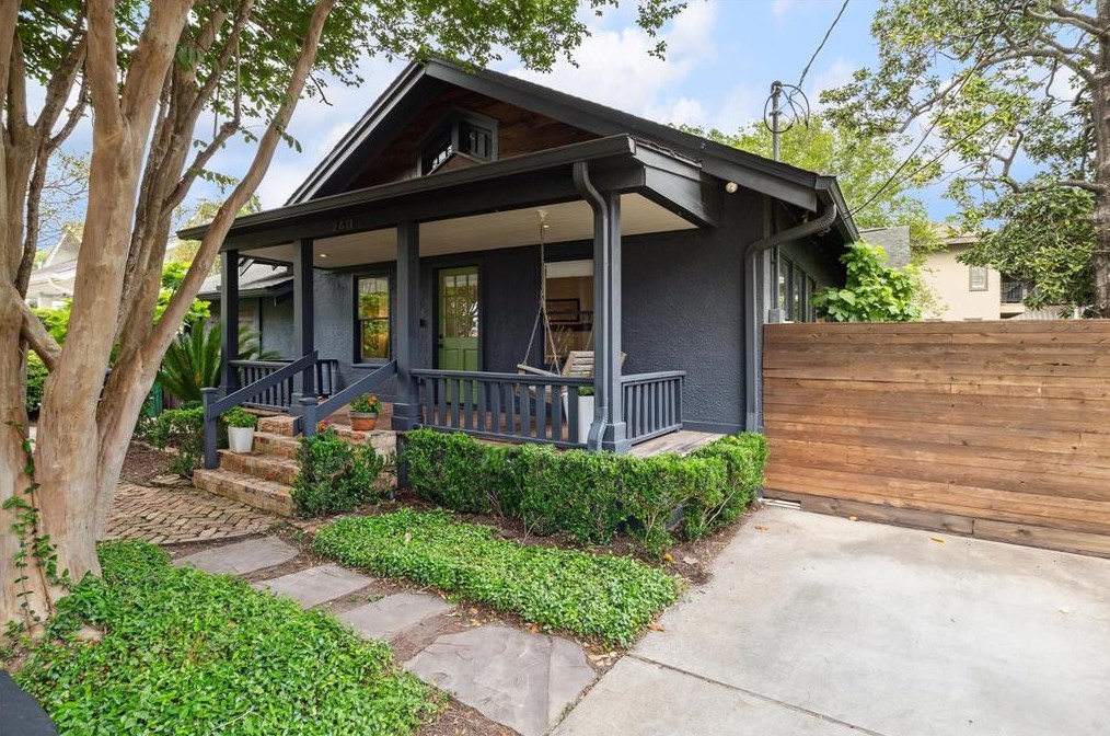 2611 Crocker St, Houston, TX 77006-2829