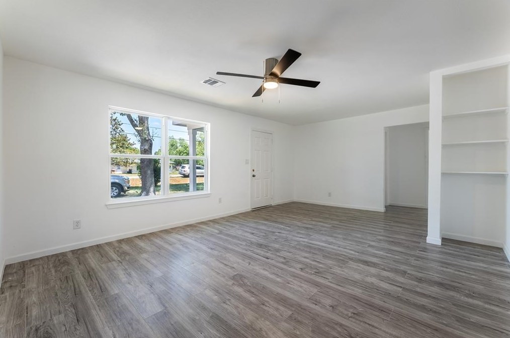 2725 W Shane St, Alvin, TX 77511