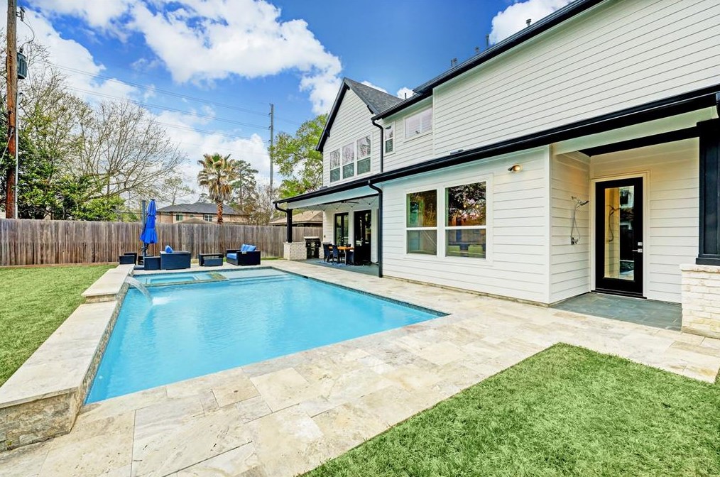 1345 Martin St, Houston TX  77018-2120 exterior