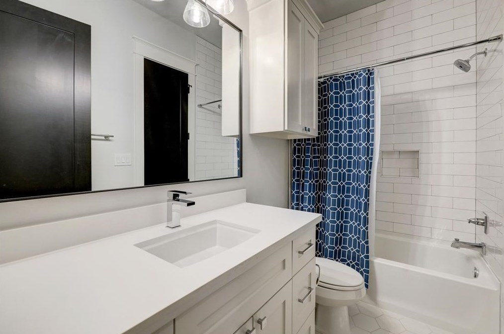 1345 Martin St, Houston TX  77018-2120 exterior