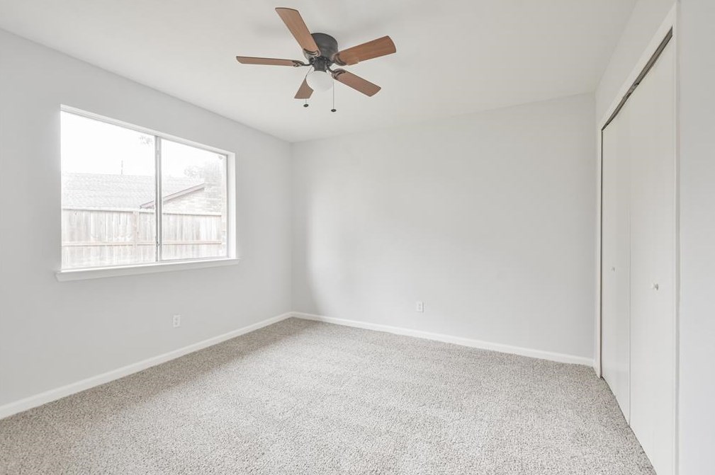 8511 Streamside Dr, Houston TX  77088-4411 exterior