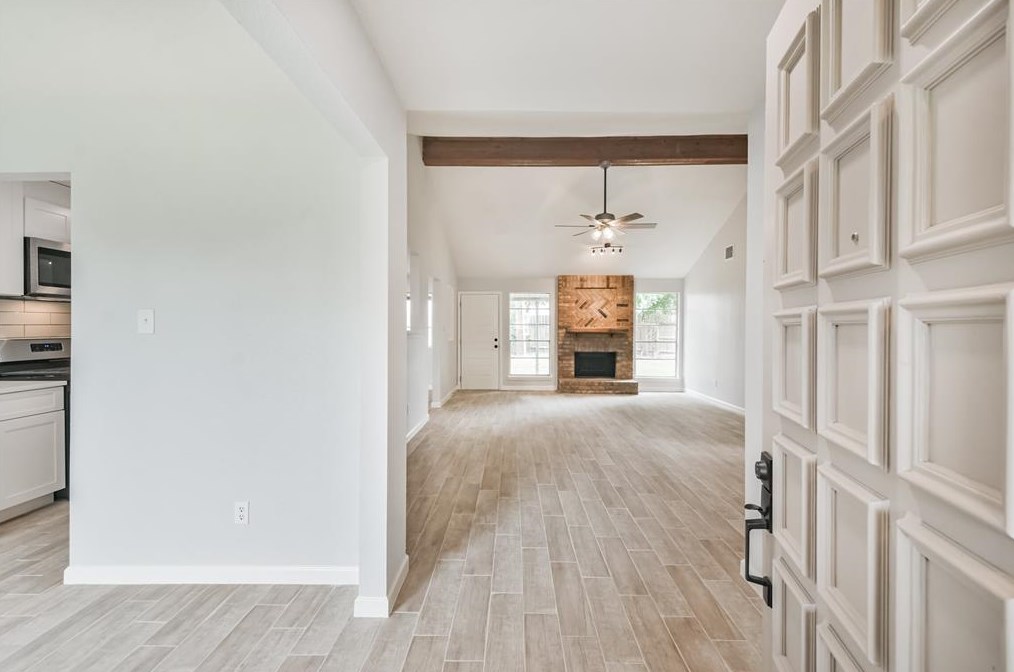 8511 Streamside Dr, Houston TX  77088-4411 exterior