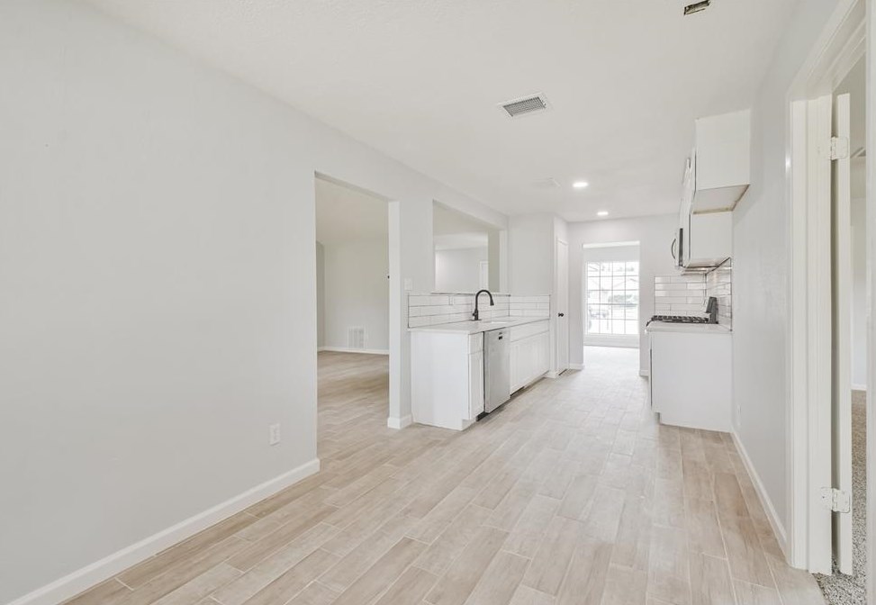 8511 Streamside Dr, Houston TX  77088-4411 exterior