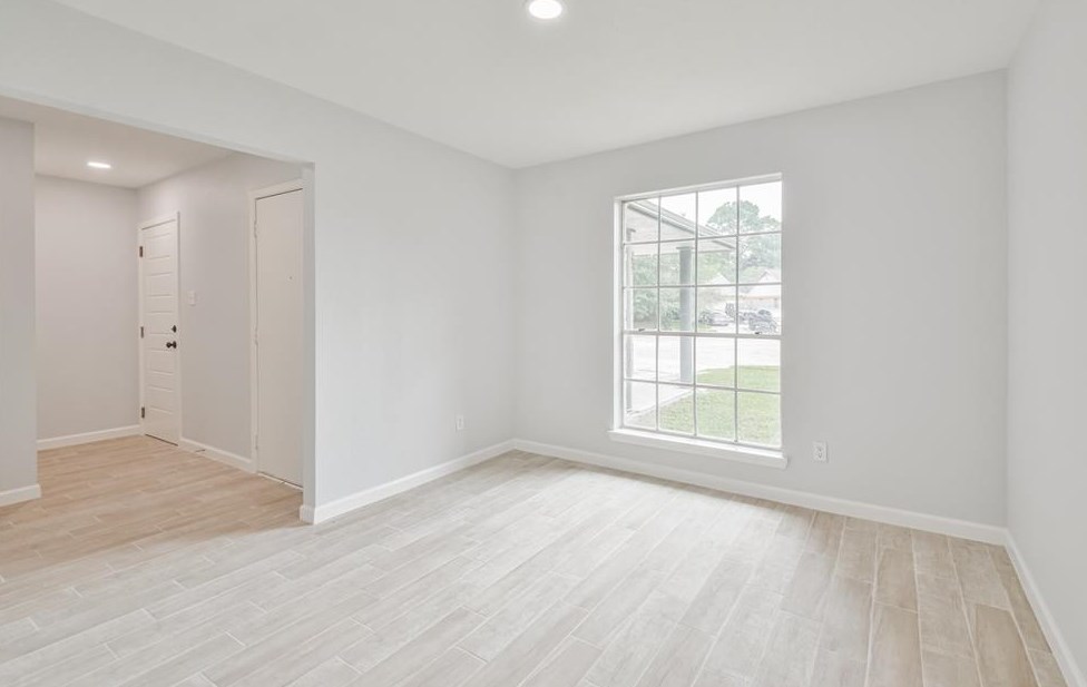 8511 Streamside Dr, Houston TX  77088-4411 exterior