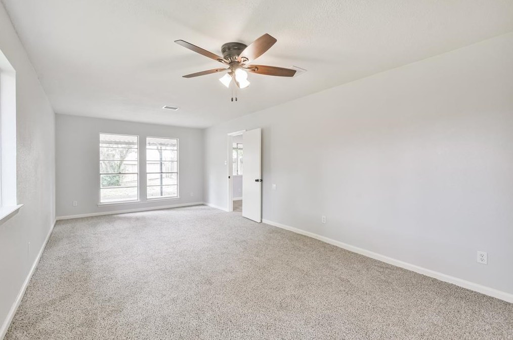 8511 Streamside Dr, Houston TX  77088-4411 exterior