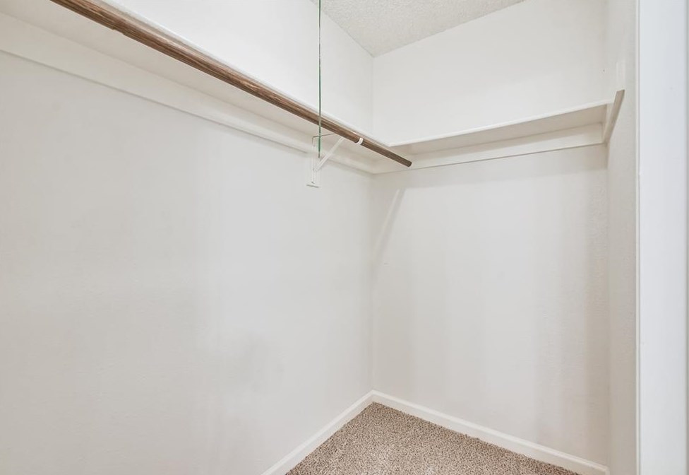 8511 Streamside Dr, Houston TX  77088-4411 exterior
