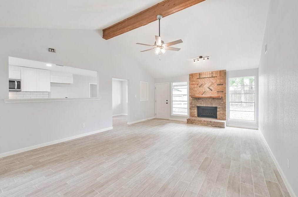 8511 Streamside Dr, Houston TX  77088-4411 exterior
