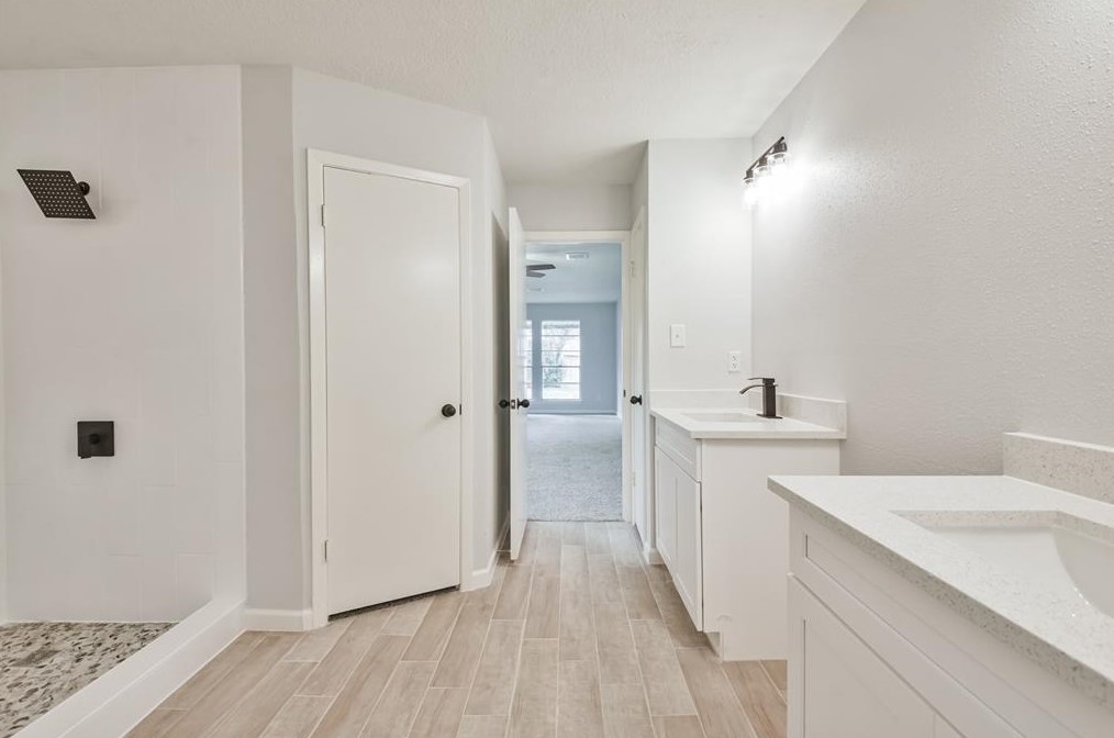 8511 Streamside Dr, Houston TX  77088-4411 exterior