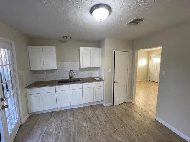 5227 Myrtlewood St, Houston TX  77033-2915 exterior
