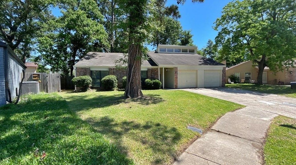 9855 Tern Ct, Conroe, TX 77385