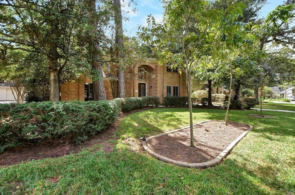 9 Robin Springs Pl, Spring TX  77381-3192 exterior