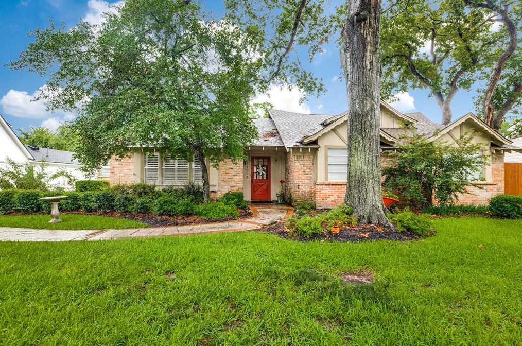 11306 Maple Springs Dr, Houston, TX 77043-5600