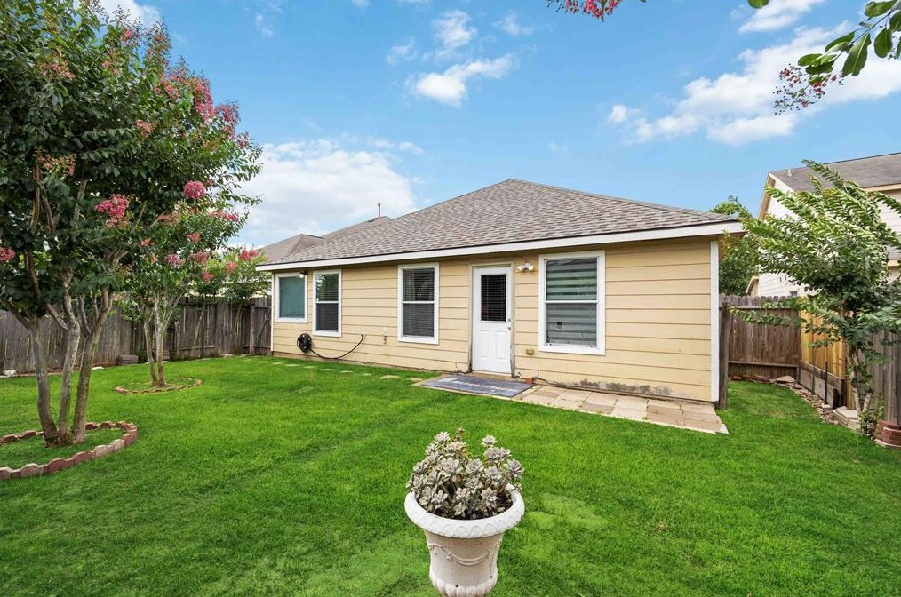 18331 Olive Leaf Dr, Houston TX  77084-6117 exterior