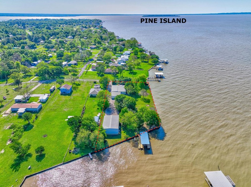 284 Boat Dock St, Livingston, TX 77351-1072