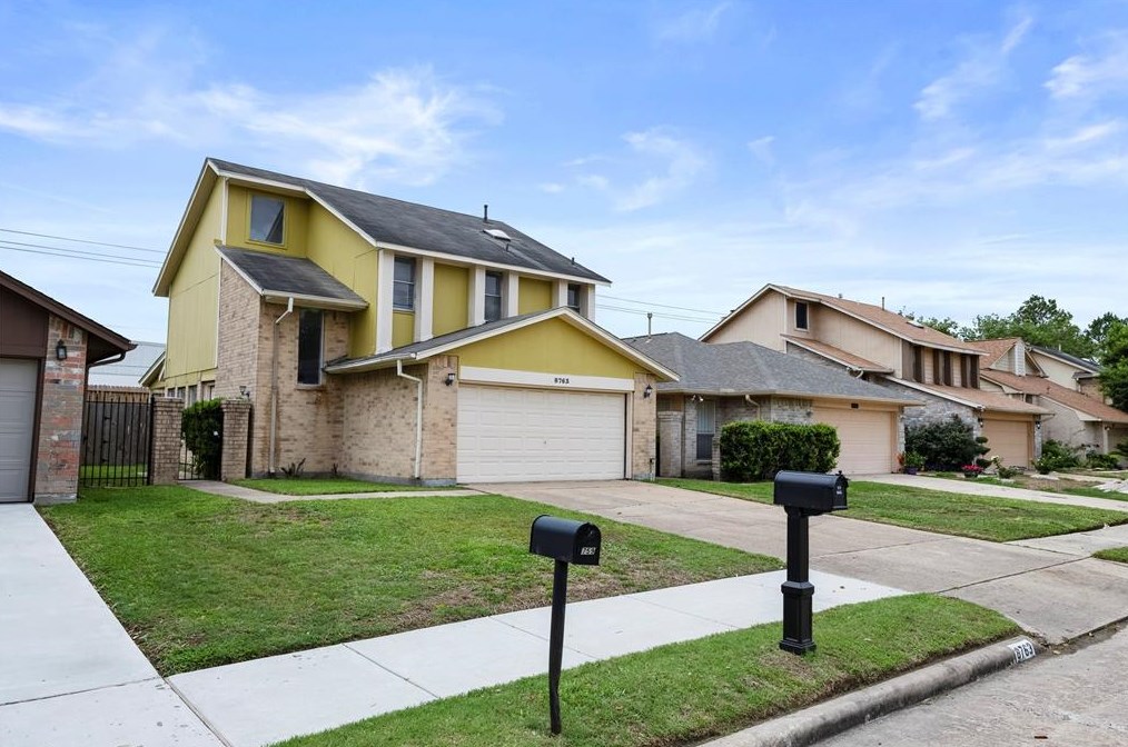 8763 Vinkins Rd, Houston TX  77071-2834 exterior